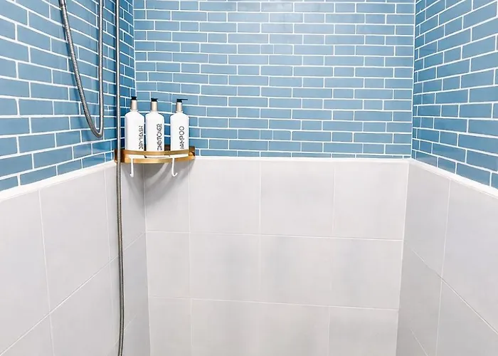 Near Airport Swimmingpool Hotshower Noelevator Plumera Mactan 3*
