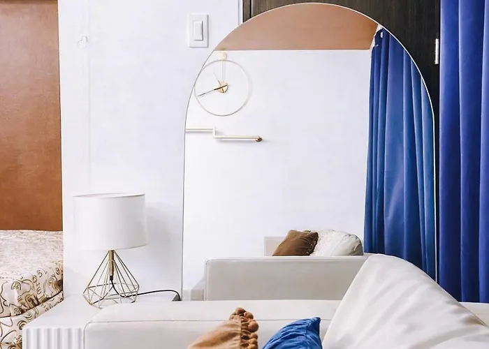 Near Airport Swimmingpool Hotshower Noelevator Plumera Mactan Aparthotel