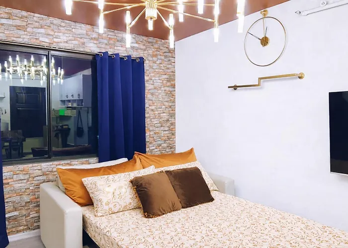 Near Airport Swimmingpool Hotshower Noelevator Plumera Mactan 3*
